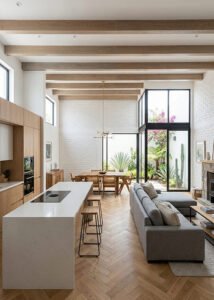 Interior de vivienda completamente remodelada con diseño moderno