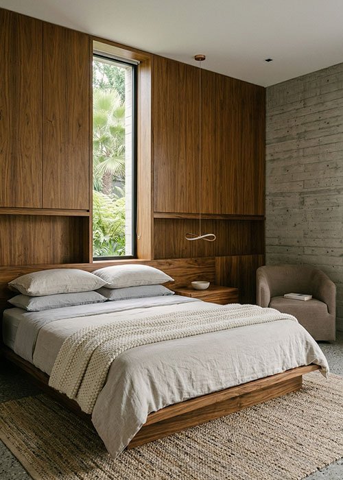 Recámara moderna con diseño minimalista y luz natural